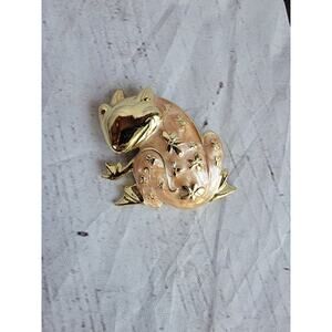 Frog Brooch Pin Enamel Gold Tone Pink Vintage Retro Unbranded Amphibian